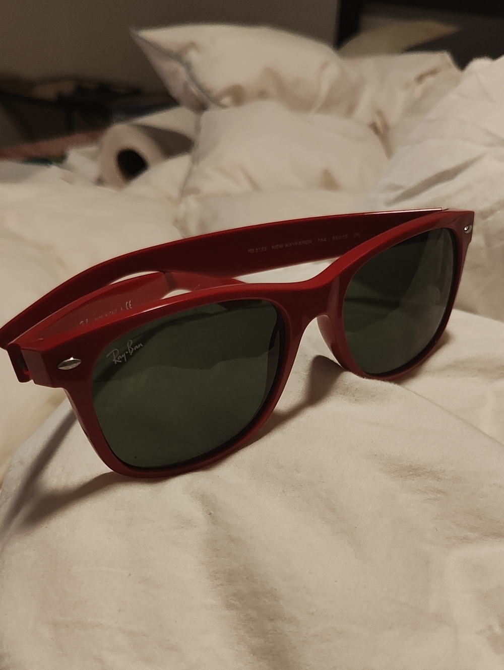 Ray•Ban Wayfarers Red Sunglasses Brand New ,Box Case Cloth & Paper Work - Picture 2 of 8